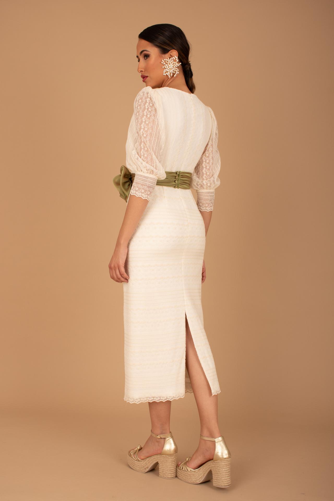 Vestido Midi Romántico con Cinturón Flor