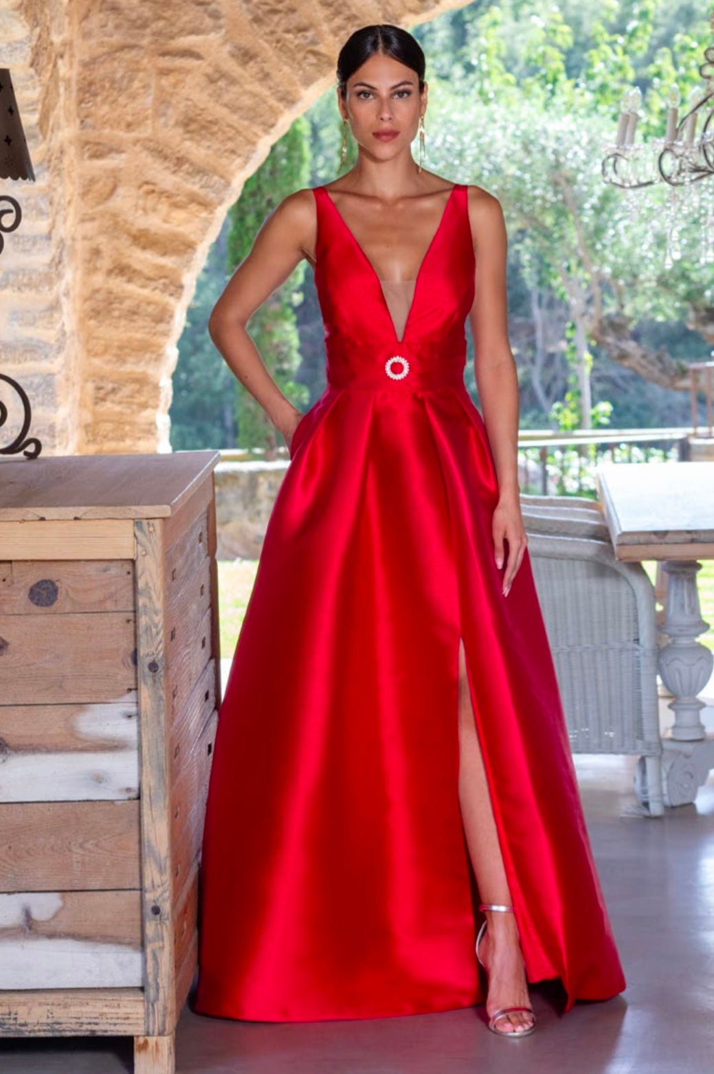 Vestido Largo Rojo en Mikado con Cintura Joya